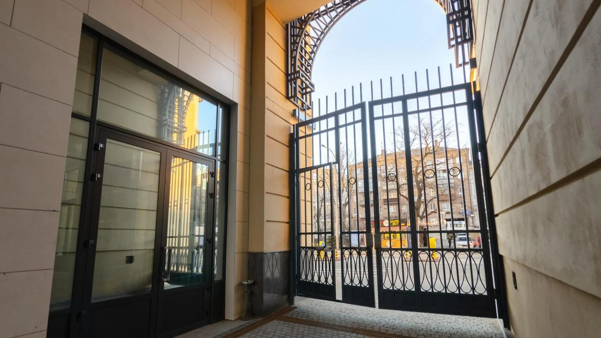 Petrovdom Apartments 4-99 In Rc Yaroslaviv Grad, Bulvarno-Kudriavska 17B 基輔 乌克兰