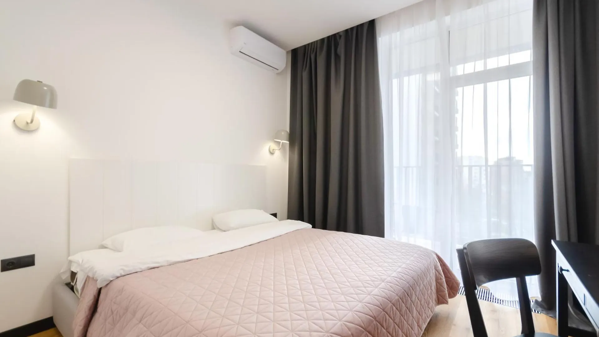 Petrovdom Apartments 4-99 In Rc Yaroslaviv Grad, Bulvarno-Kudriavska 17B 基輔 0*,  乌克兰