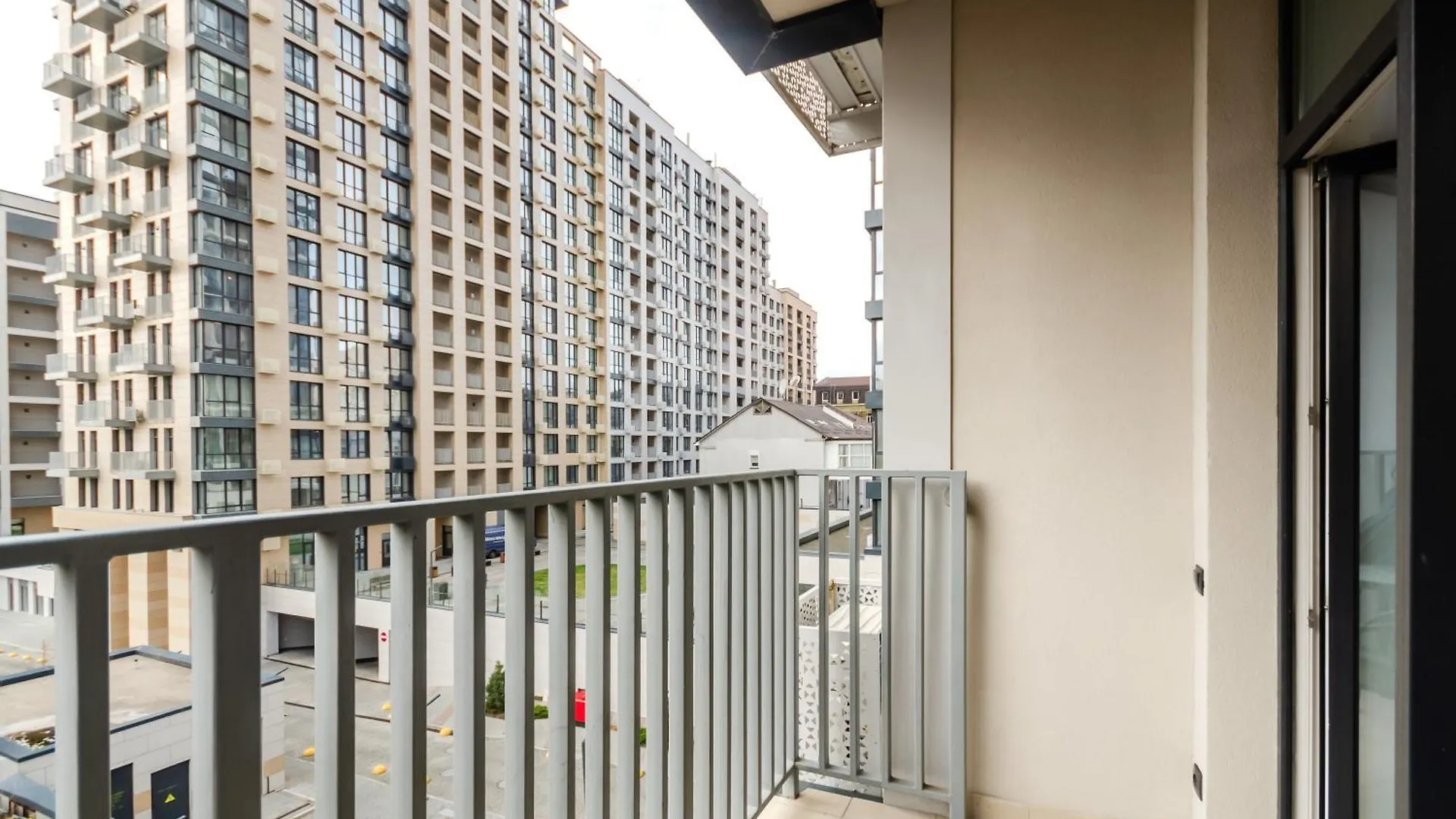 Petrovdom Apartments 4-99 In Rc Yaroslaviv Grad, Bulvarno-Kudriavska 17B 基輔 0*,