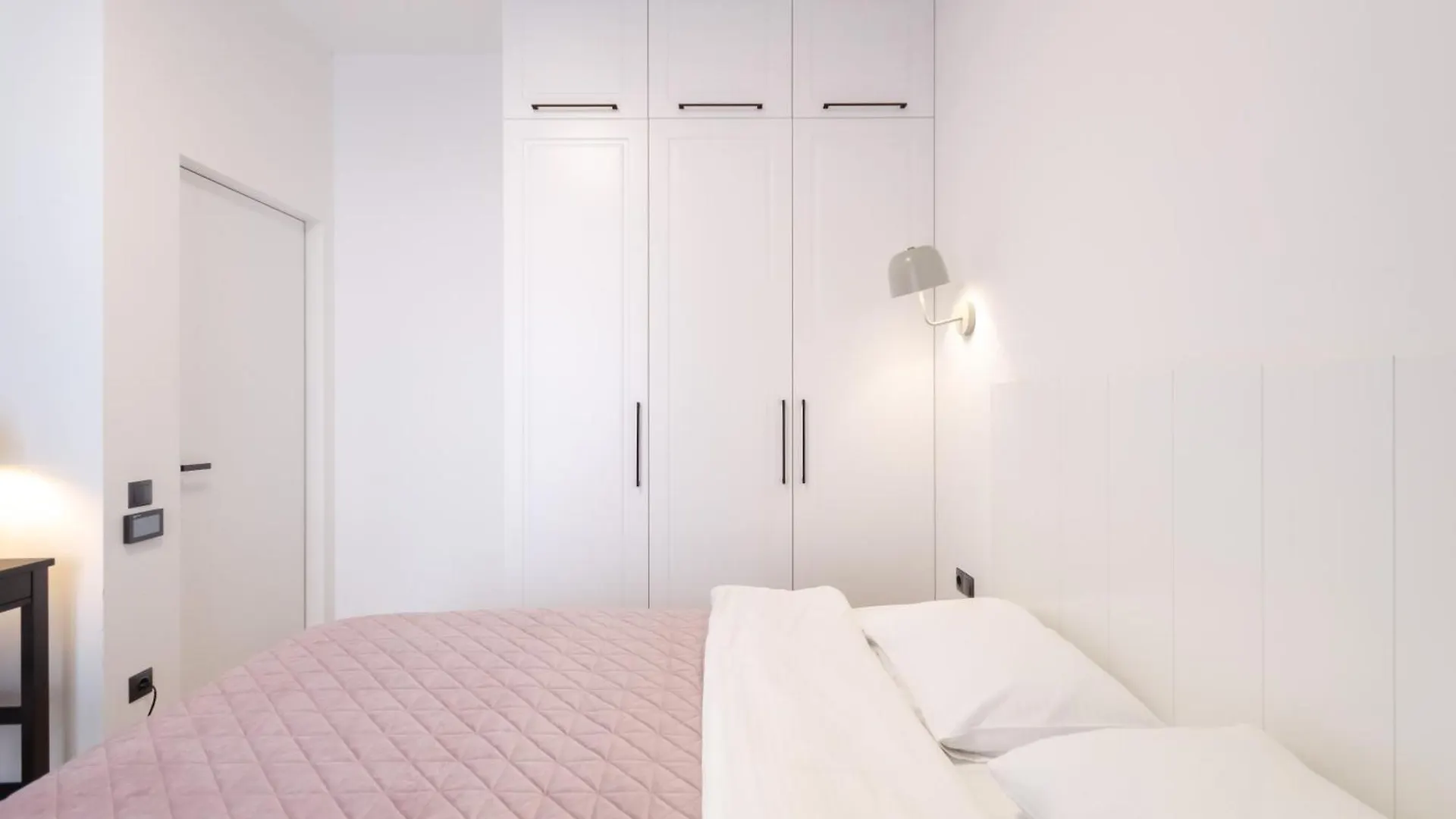 Petrovdom Apartments 4-99 In Rc Yaroslaviv Grad, Bulvarno-Kudriavska 17B 基輔 乌克兰