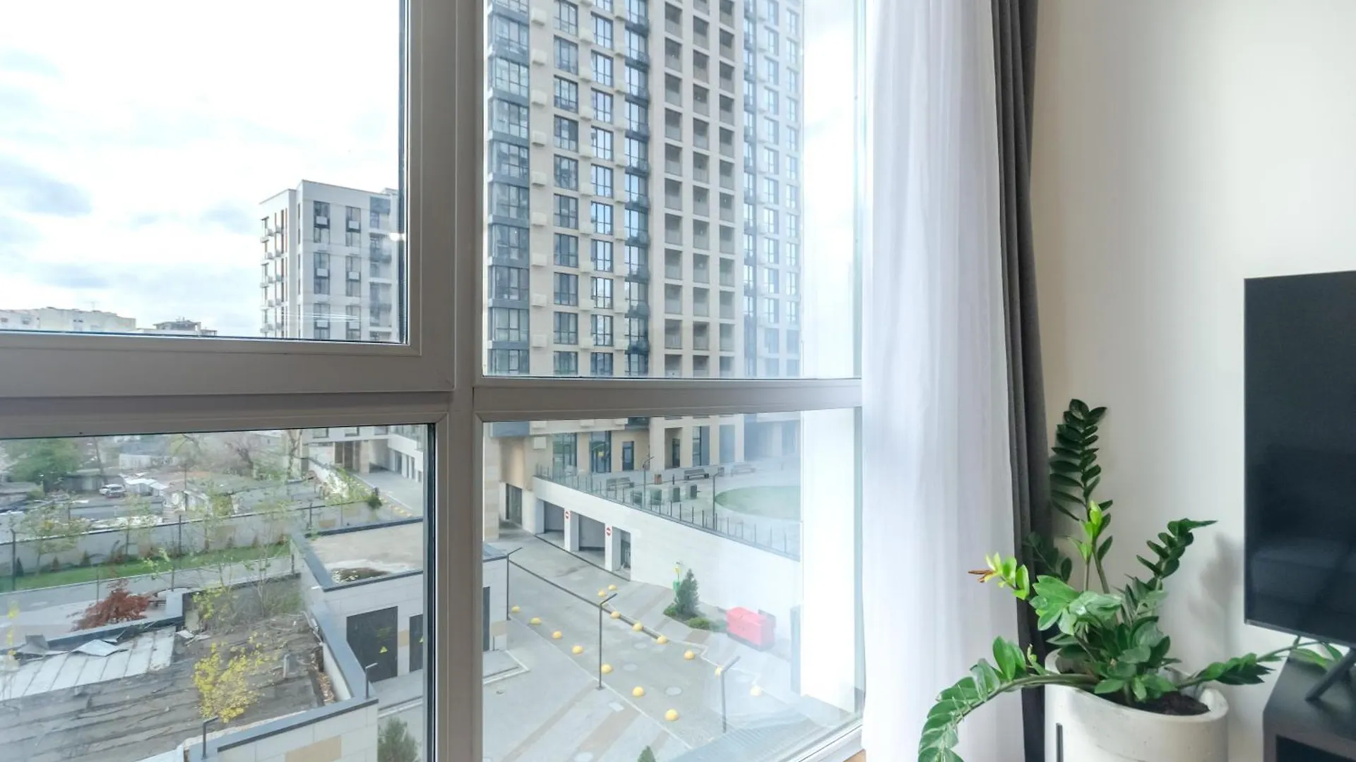 Petrovdom Apartments 4-99 In Rc Yaroslaviv Grad, Bulvarno-Kudriavska 17B 基輔 0*,  乌克兰