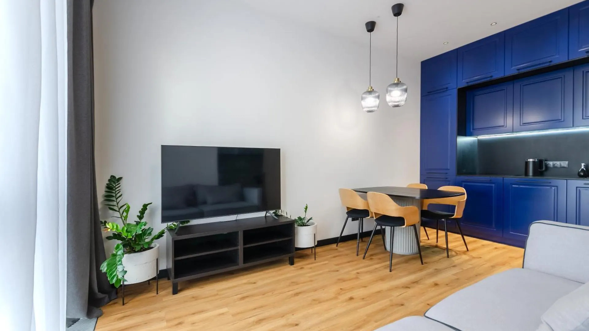 Petrovdom Apartments 4-99 In Rc Yaroslaviv Grad, Bulvarno-Kudriavska 17B 基輔 乌克兰