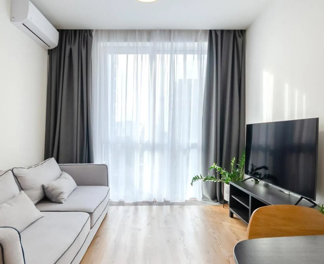 Petrovdom Apartments 4-99 In Rc Yaroslaviv Grad, Bulvarno-Kudriavska 17B 基輔