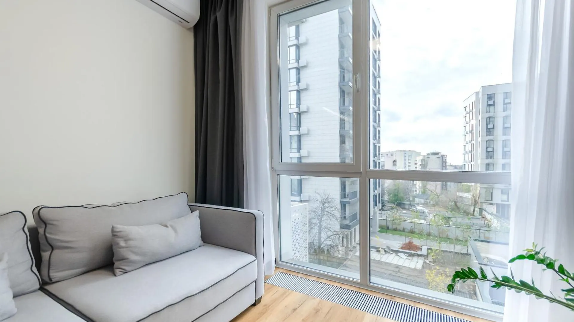 Petrovdom Apartments 4-99 In Rc Yaroslaviv Grad, Bulvarno-Kudriavska 17B キエフ ウクライナ