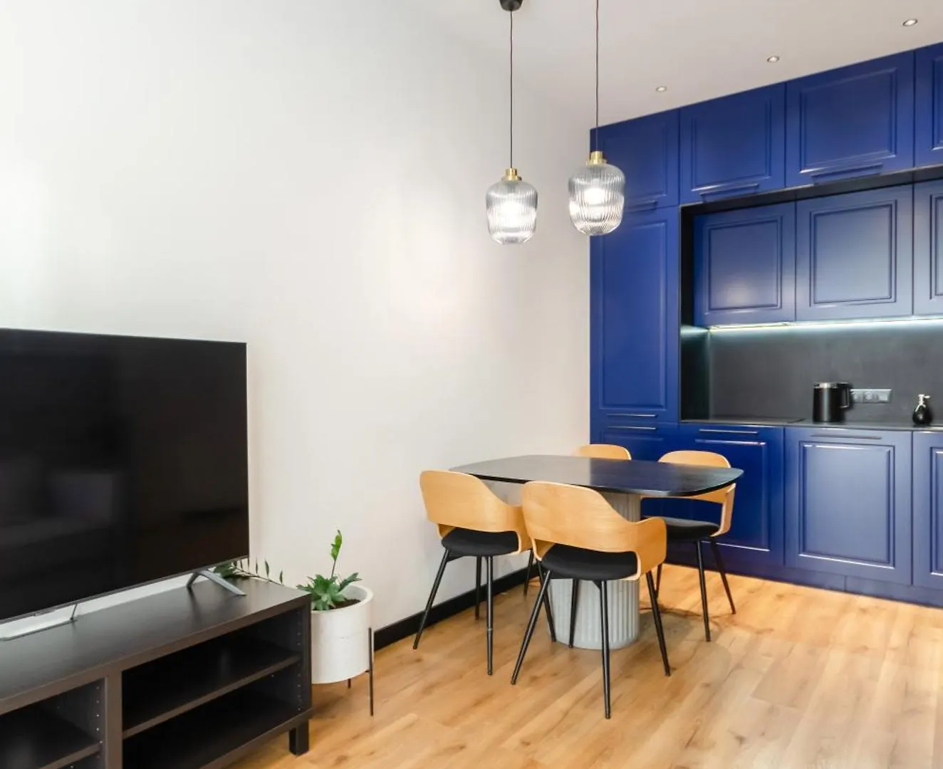 Petrovdom Apartments 4-99 In Rc Yaroslaviv Grad, Bulvarno-Kudriavska 17B キエフ ウクライナ