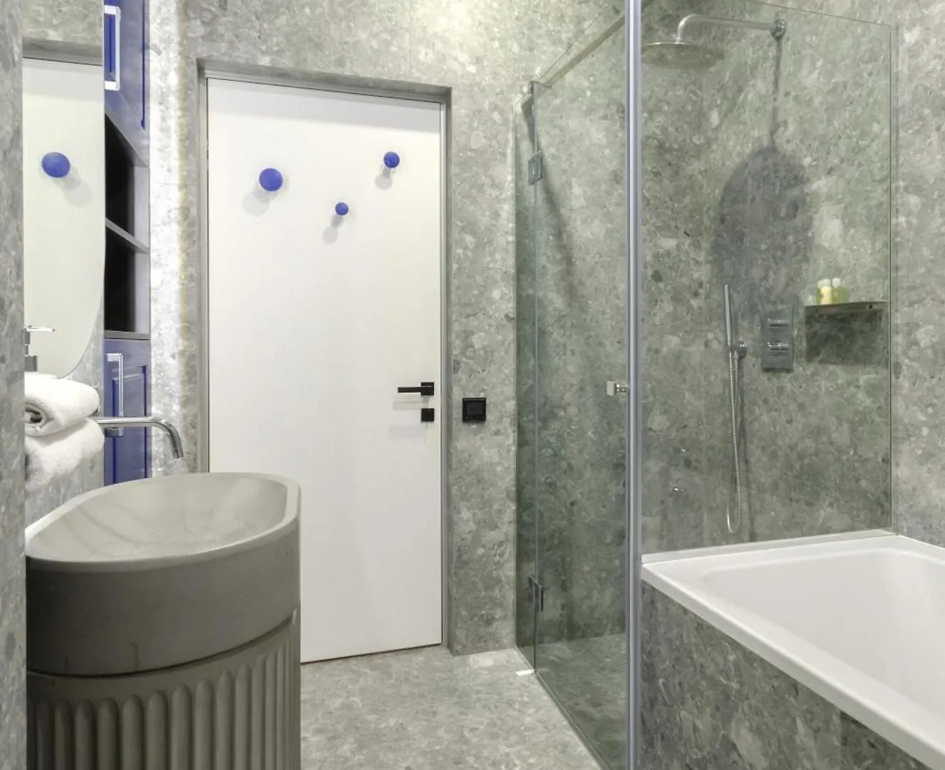 Petrovdom Apartments 4-99 In Rc Yaroslaviv Grad, Bulvarno-Kudriavska 17B キエフ