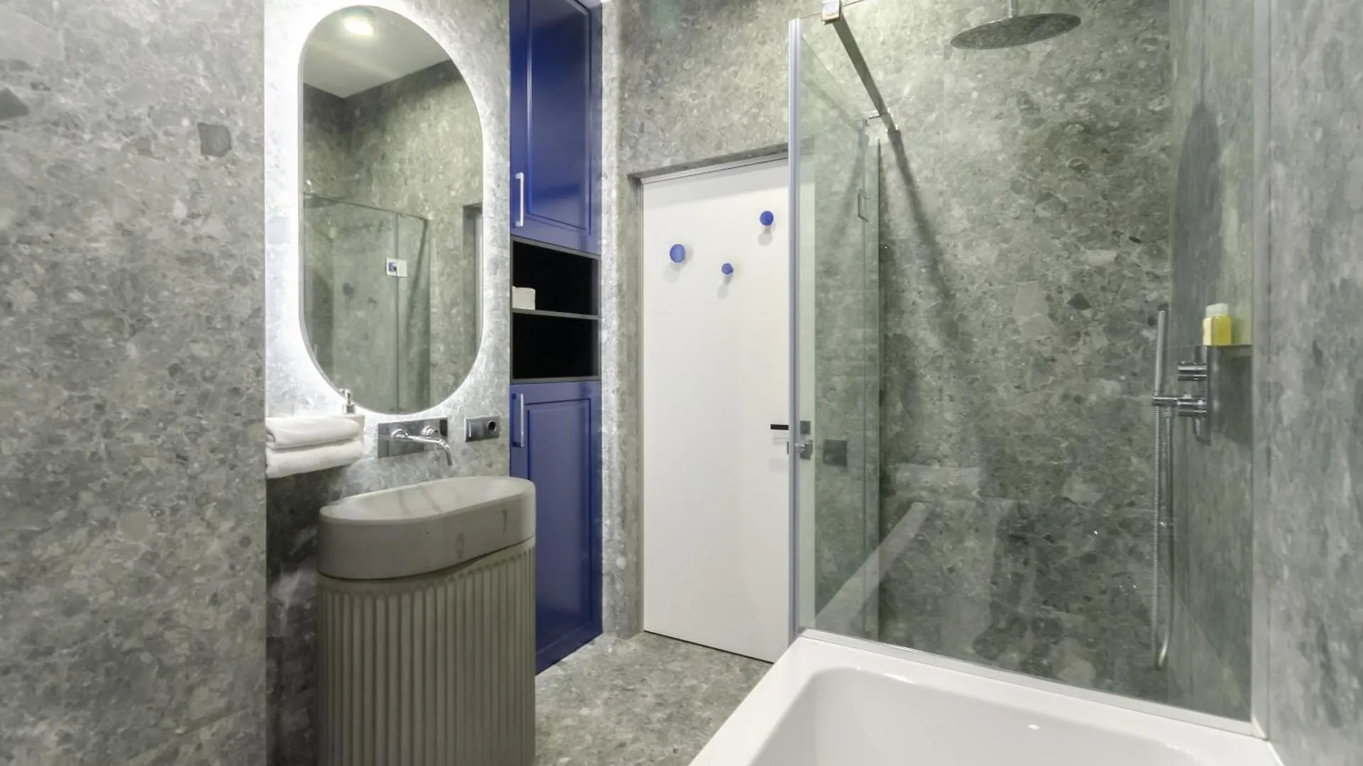 Petrovdom Apartments 4-99 In Rc Yaroslaviv Grad, Bulvarno-Kudriavska 17B キエフ ウクライナ